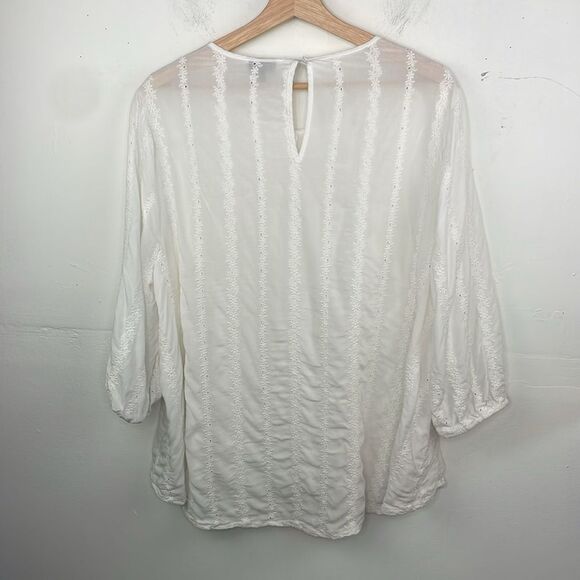 Torrid White Eyelet & Lace Embroidered Hi-Lo Blouse size 1X - Picture 7 of 14